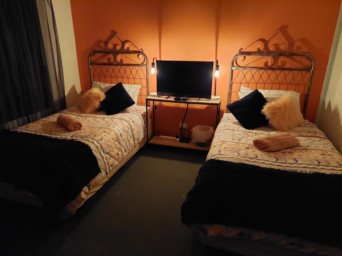 Stylish Colourfull Getaway Apartment Margaret River